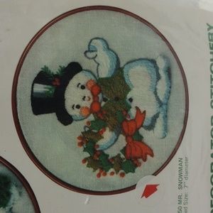 Vtg Bernat Snowman Stamped Needlepoint Stitch Kit with Hoop Frame  Sealed